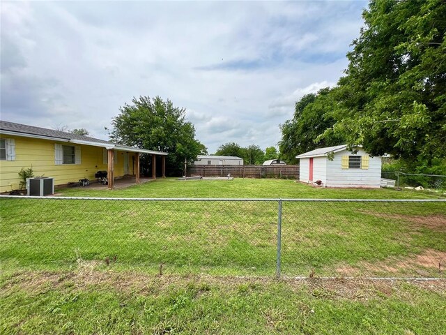 707 S Third St, Cheyenne, OK 73628 - view of yard featuring central AC unit