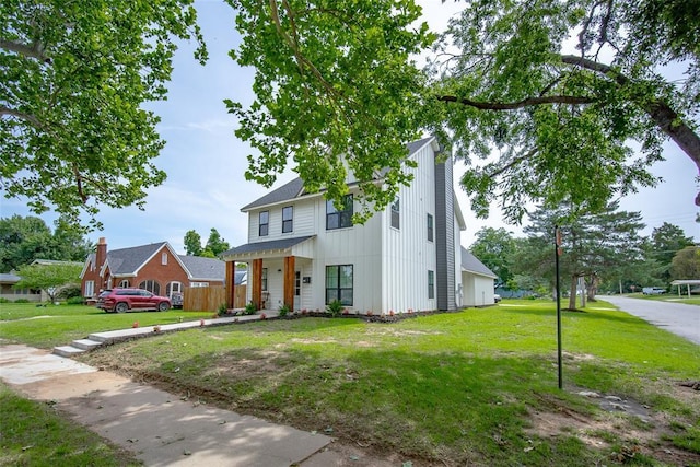 1027 S 7th St, Chickasha, OK 73018 - view of front of home with a front lawn