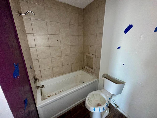 full bathroom featuring toilet and bathtub / shower combination