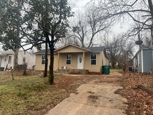 view of front of home with central AC unit