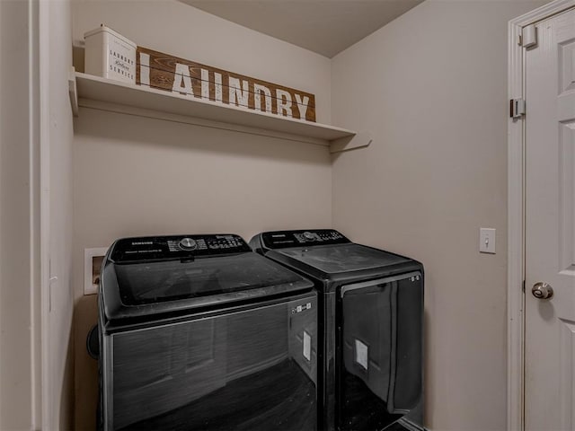 42056 Cadens Trl, Shawnee, OK 74804 - washroom featuring washer and clothes dryer