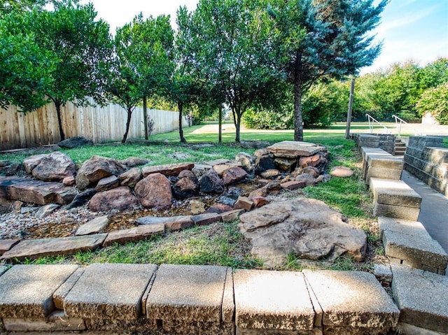 view of yard featuring fence