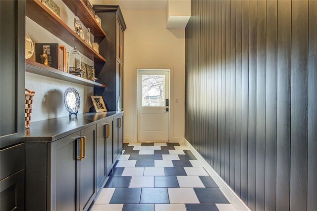 1212 W Wilshire Blvd, Nichols Hills, OK 73116 - clothes washing area with baseboards