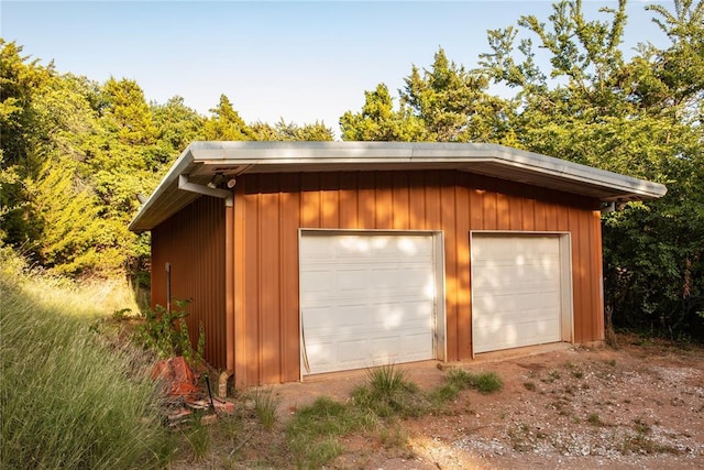 view of detached garage