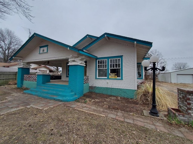 view of front of property with covered porch