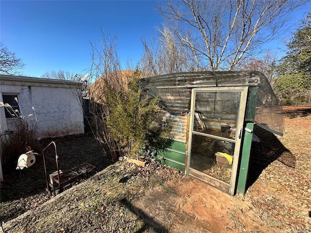 view of outdoor structure with an outdoor structure