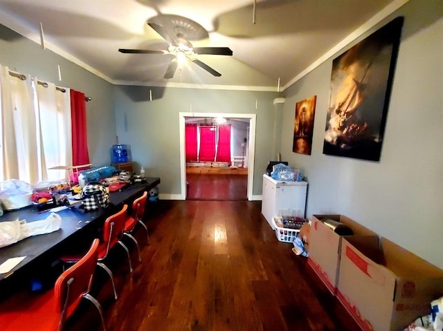 dining area with dark wood-style floors, ceiling fan, ornamental molding, and baseboards