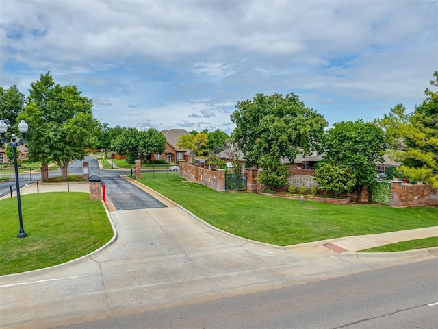 16632 Parkhurst Rd, Edmond, OK 73012 - view of property hidden behind natural elements with a front yard