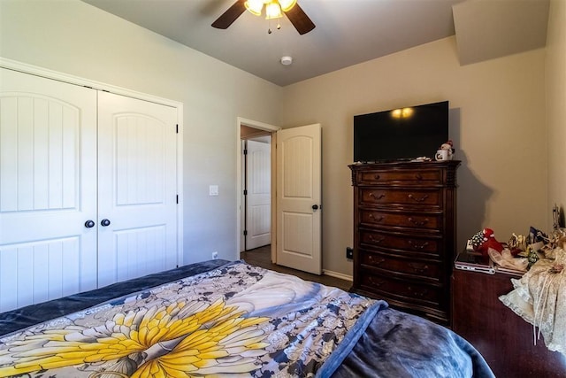 bedroom featuring a closet and ceiling fan