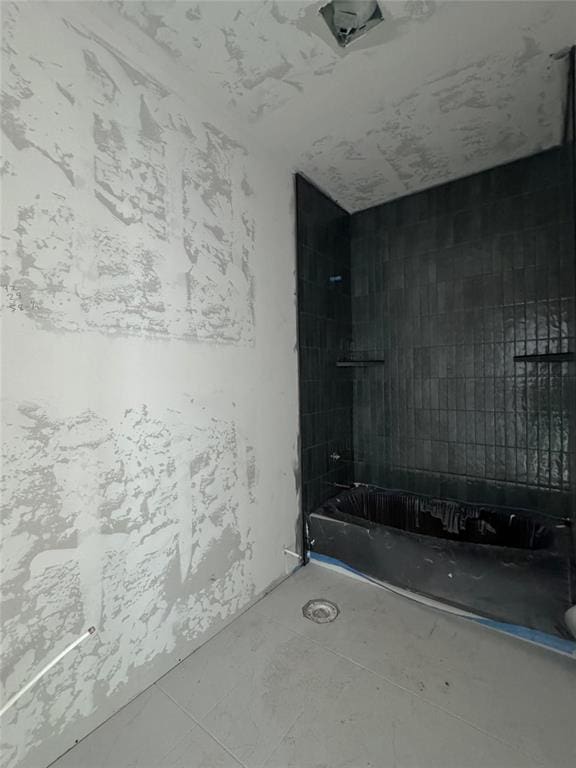 6309 NW 154th Ter, Edmond, OK 73013 - bathroom featuring shower / washtub combination