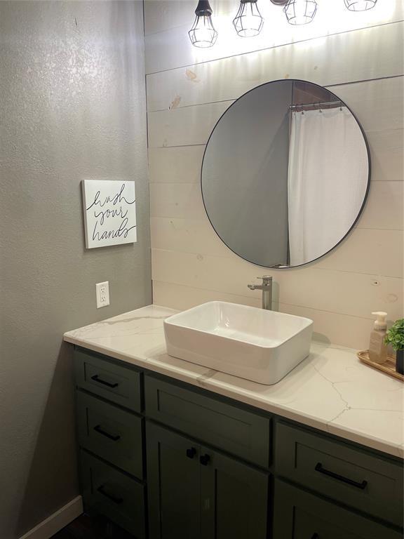 bathroom with vanity