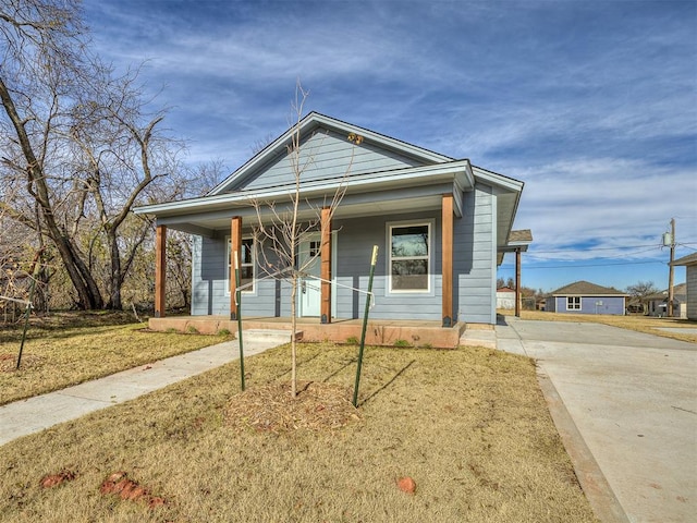 view of front of property featuring covered porch