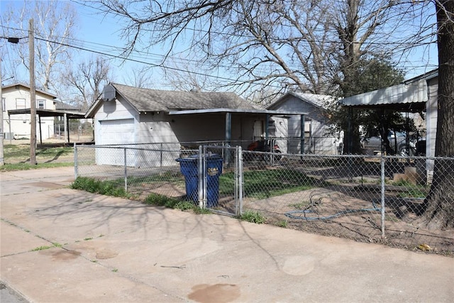 201 N Williams Ave, El Reno, OK 73036 - view of front of house with driveway and a garage