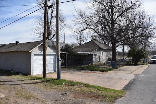 201 N Williams Ave, El Reno, OK 73036 - detached garage featuring fence
