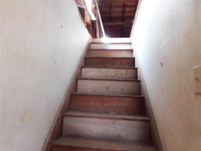 641 NE 15th St, Oklahoma City, OK 73104 - photo 11