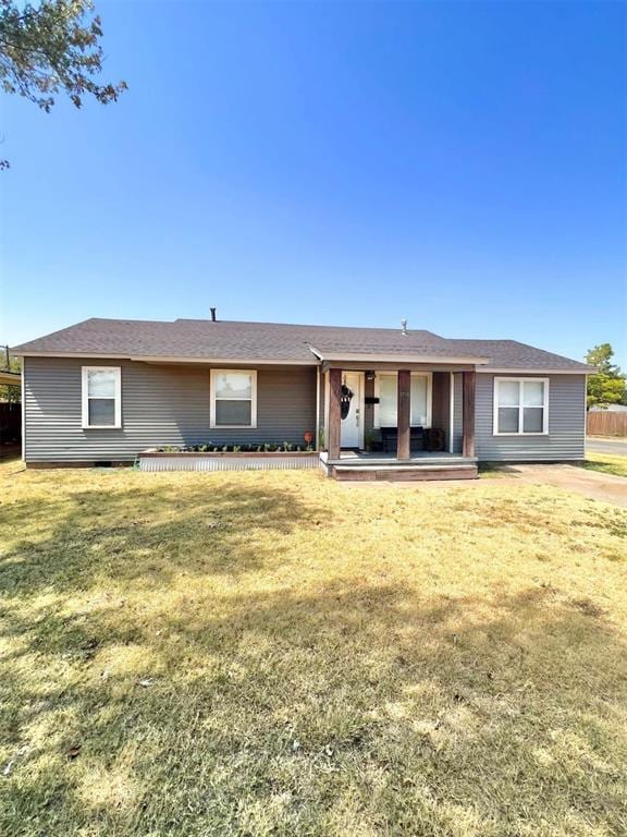 view of front of home with a front yard