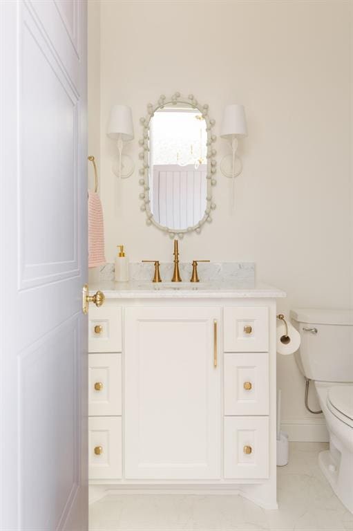 2909 High View Dr, Arcadia, OK 73007 - half bathroom featuring vanity and toilet