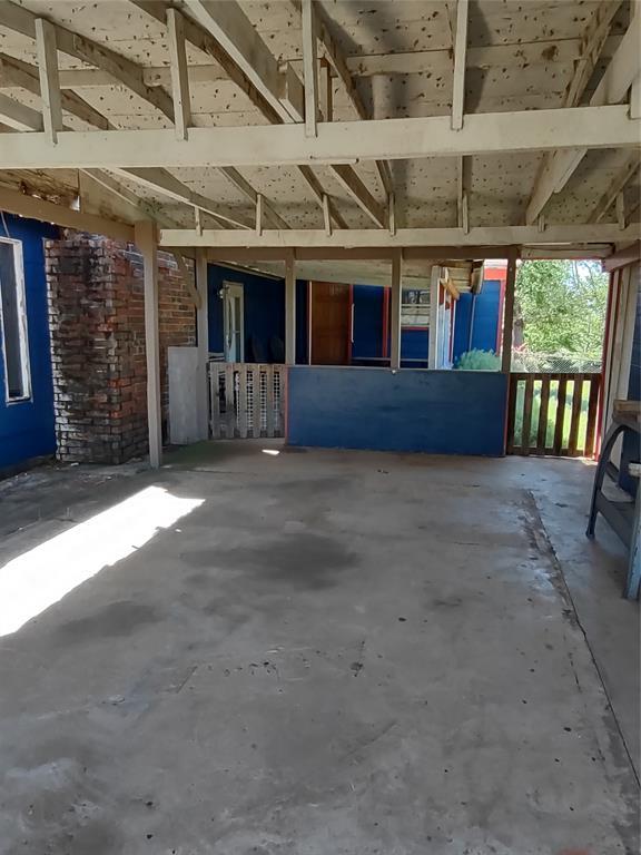 misc room featuring concrete floors