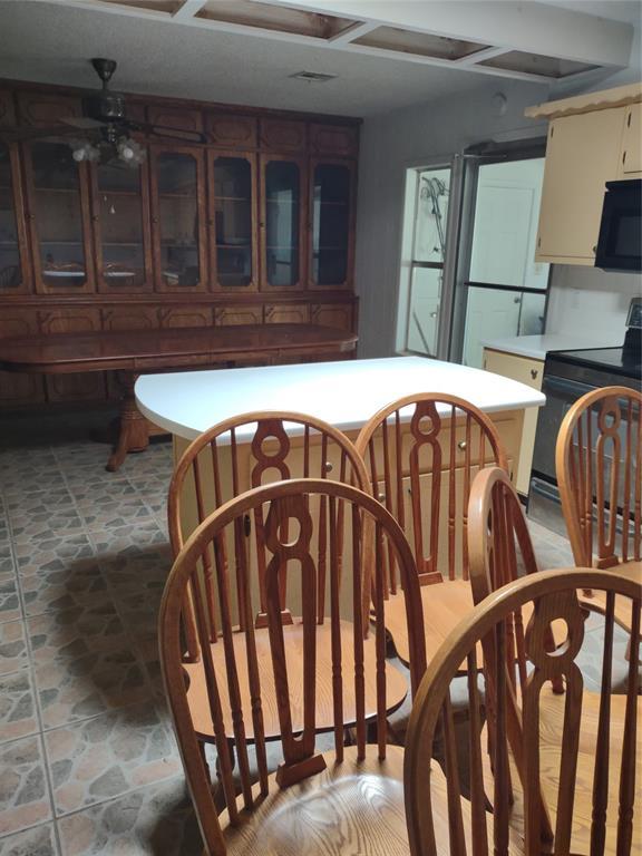 dining area with visible vents
