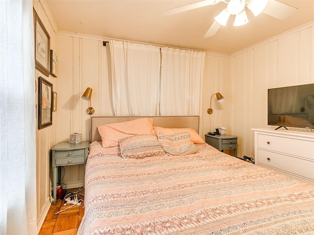 bedroom with ceiling fan