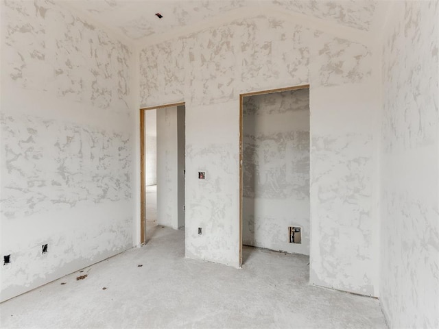 unfurnished bedroom featuring a closet