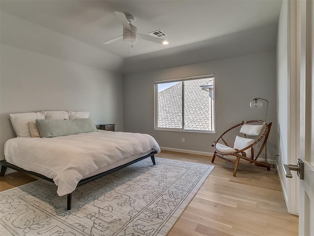 bedroom with visible vents, baseboards, recessed lighting, ceiling fan, and light wood-style floors