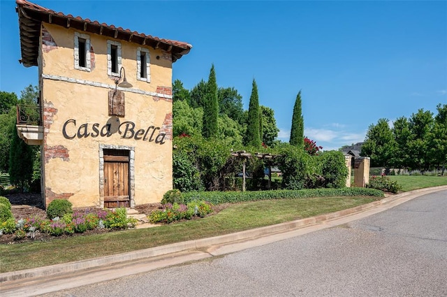 view of community / neighborhood sign