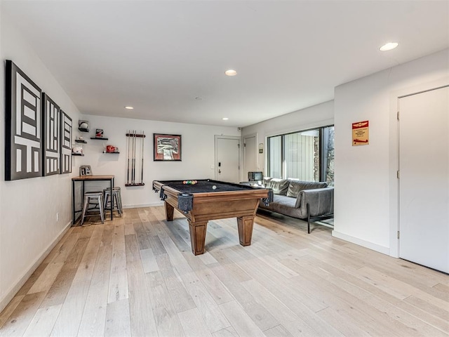 recreation room featuring recessed lighting, light wood-style flooring, billiards, and baseboards