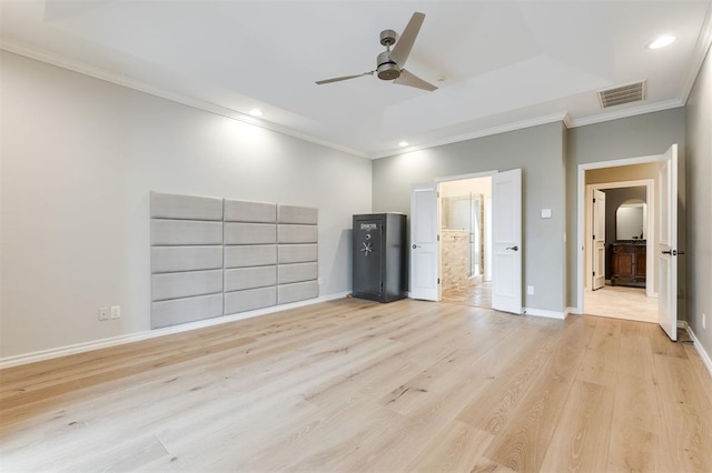 unfurnished bedroom with recessed lighting, visible vents, light wood-style flooring, ornamental molding, and baseboards