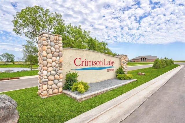 view of community / neighborhood sign