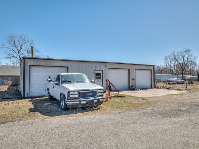 view of detached garage