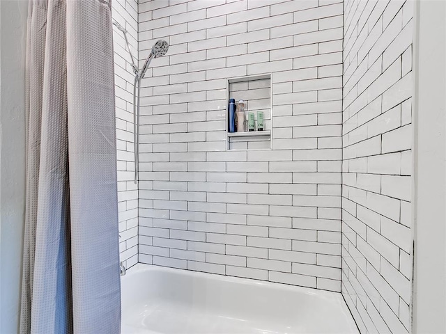 209 Pont Neuf Ct, Edmond, OK 73034 - bathroom featuring shower / bath combo