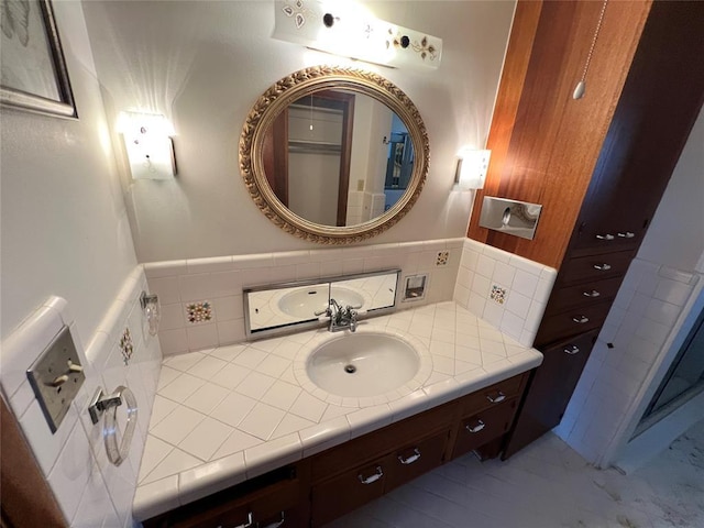 bathroom featuring backsplash and vanity