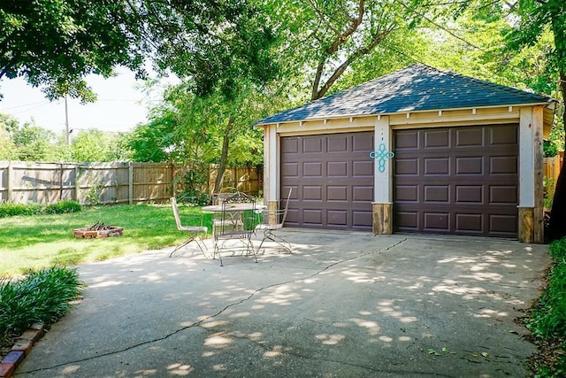 detached garage with fence