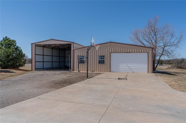 view of detached garage