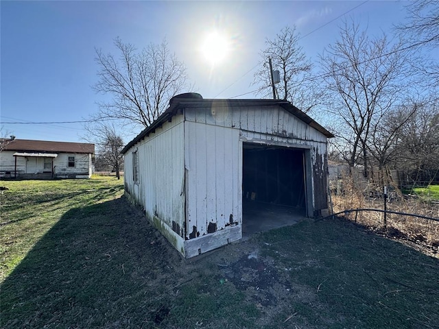 view of outdoor structure with an outdoor structure