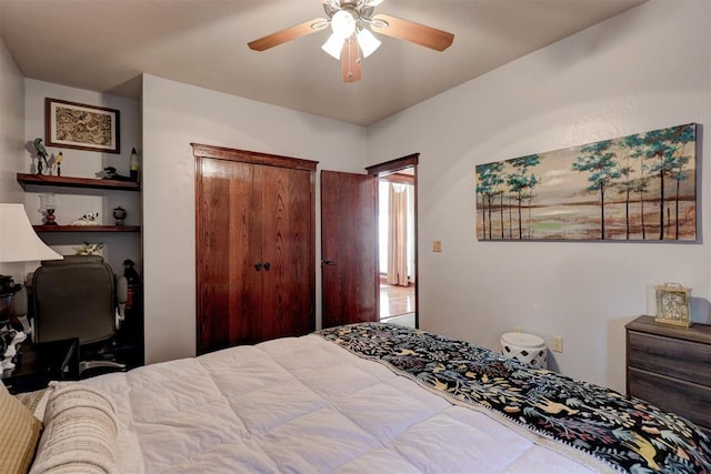 bedroom with ceiling fan