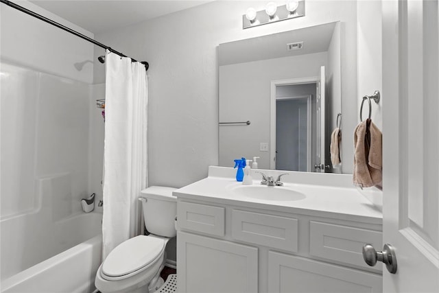 bathroom with shower / bath combo with shower curtain, visible vents, toilet, and vanity