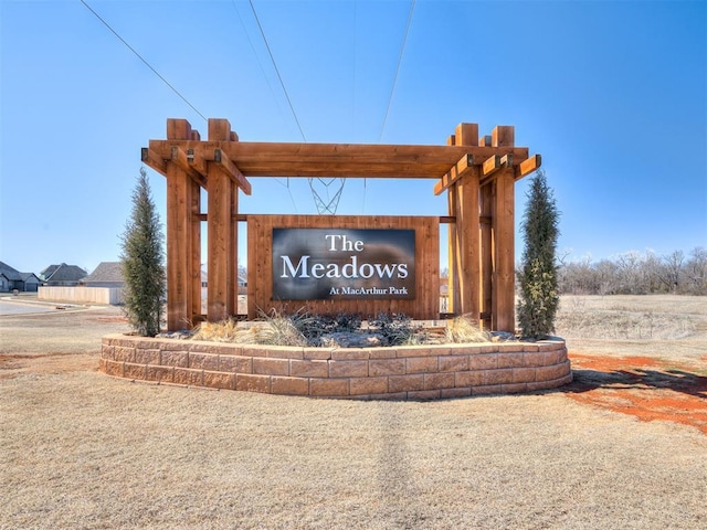 view of community / neighborhood sign