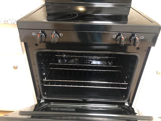 details with range with electric cooktop