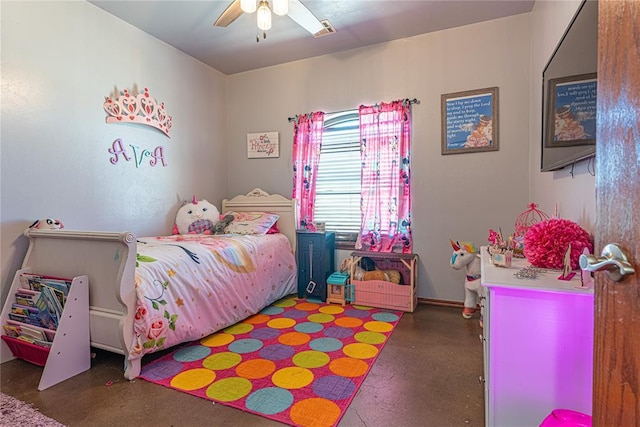 bedroom with ceiling fan