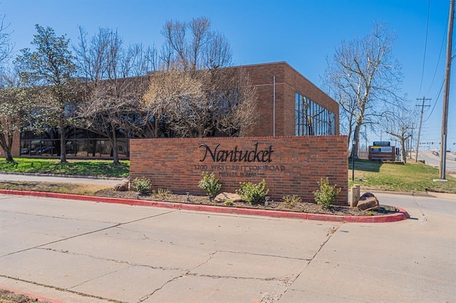 view of community / neighborhood sign