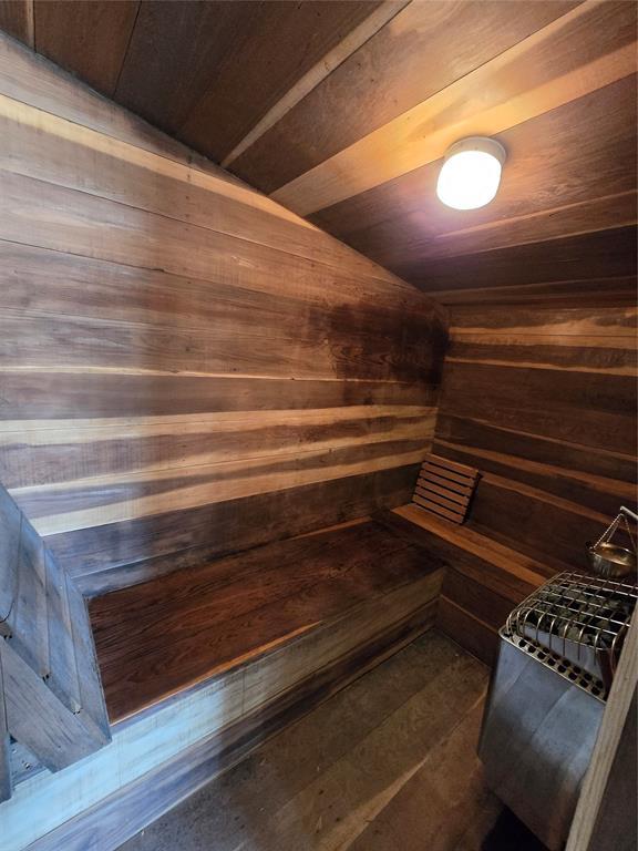 view of sauna / steam room