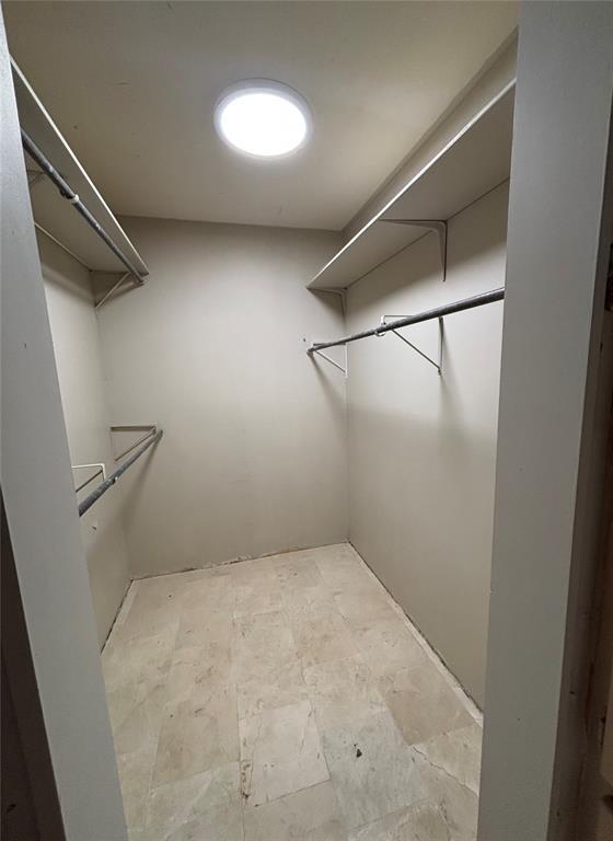 801 NE Ave C, Idabel, OK 74745 - view of walk in closet
