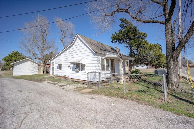 view of front of property with a fenced front yard