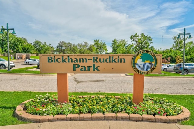 view of community / neighborhood sign