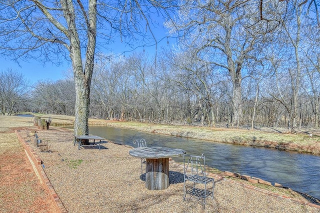 view of yard featuring a water view