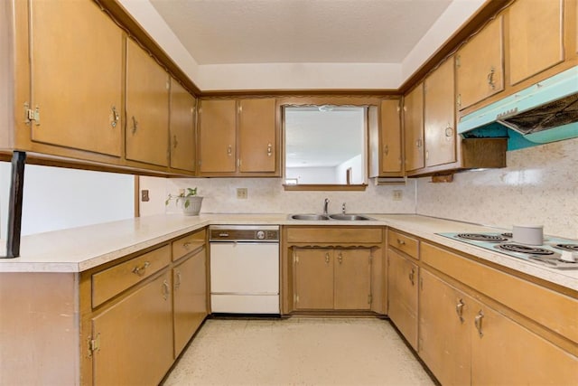 4801 Del Crest Dr, Del City, OK 73115 - kitchen with under cabinet range hood, electric cooktop, and light countertops