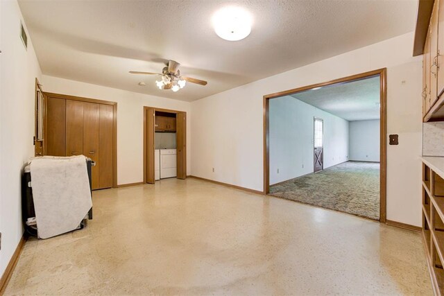 4801 Del Crest Dr, Del City, OK 73115 - spare room with separate washer and dryer and a ceiling fan