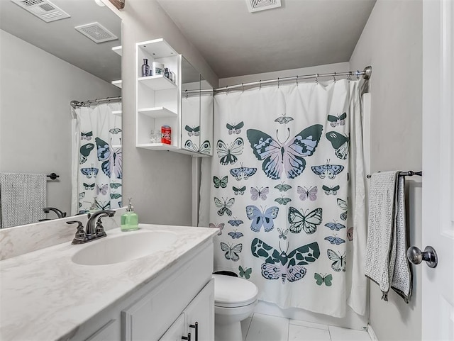 full bathroom with curtained shower, toilet, vanity, and visible vents